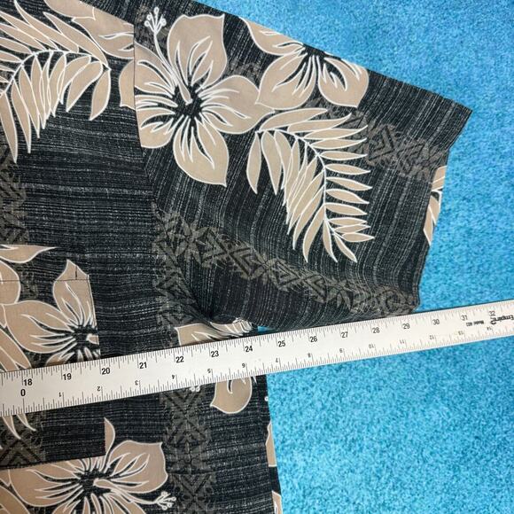 Extreme Gear Mens L Hawaiian Shirt Gray Tan Floral 100% Poly Made in Korea - Picture 5 of 14